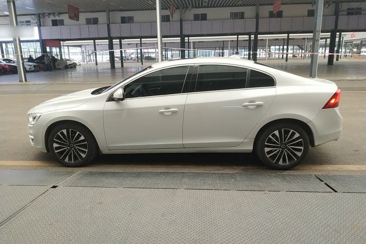 Used Volvo S60 2018 S60L T4 Smart & Ambitious Edition
