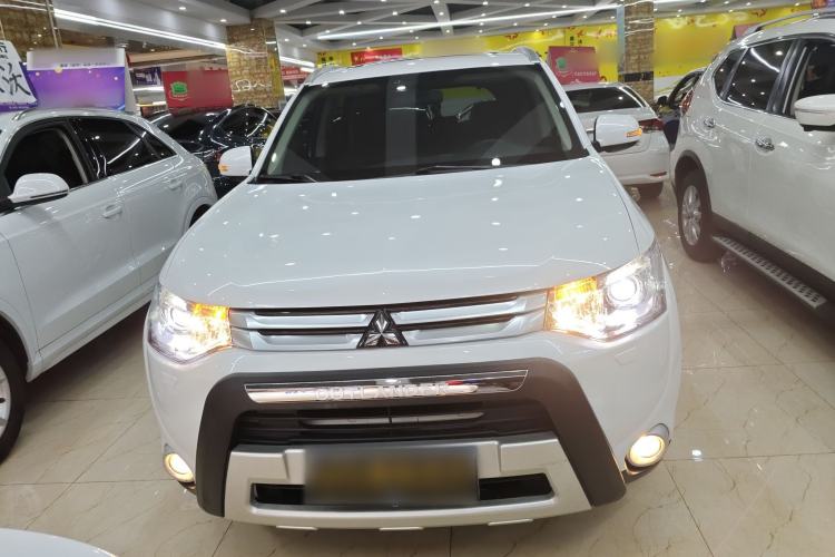Used Mitsubishi Outlander 2014 2.4L 4x4 Deluxe Value Edition 5 Seats