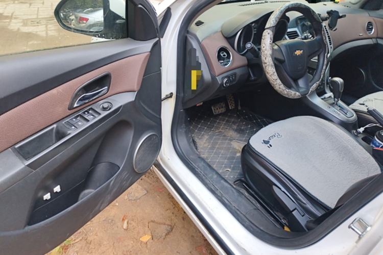 Used Chevrolet Cruze 2015 Hatchback 1.6L Automatic Comfort Edition