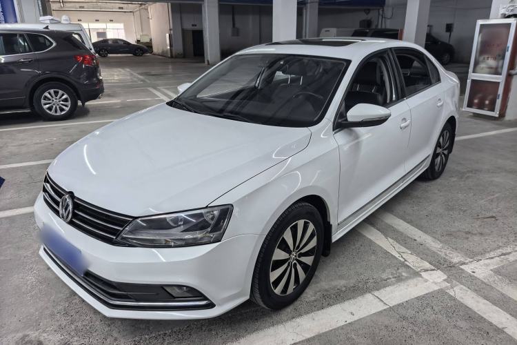 Used Volkswagen Sagitar 2017 180TSI Automatic Luxury Edition
