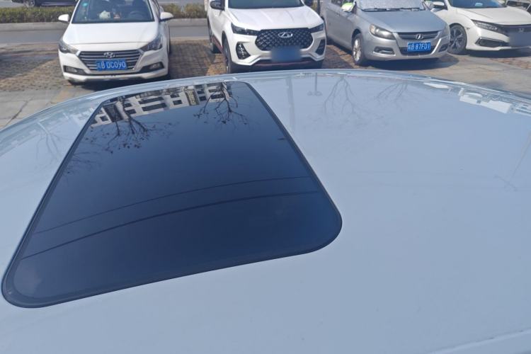 Used Roewe i5 2020 1.5L Automatic 4G Connect Luxury Flagship Edition
