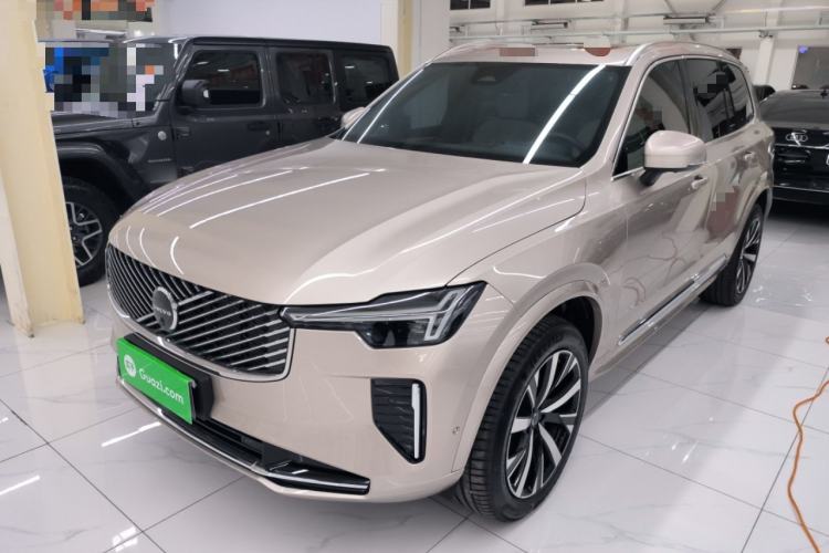 Used Volvo XC90 2025 Facelifted B6 Zhiyuan Luxury Version with 6 Seats