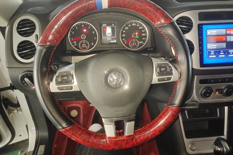 Used Volkswagen Tiguan 2015 1.8TSI Automatic All-Wheel-Drive Luxury Model
