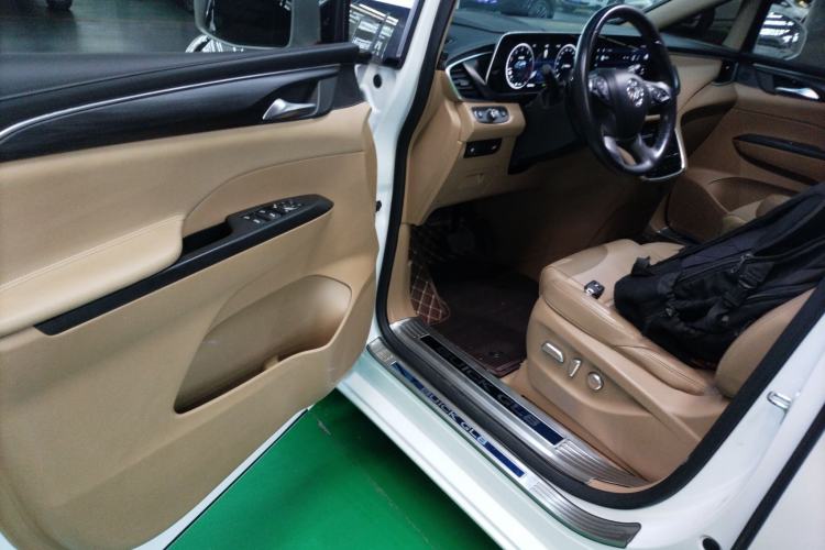 Used Buick GL8 2021 ES Land Cruiser 653T Luxury Edition