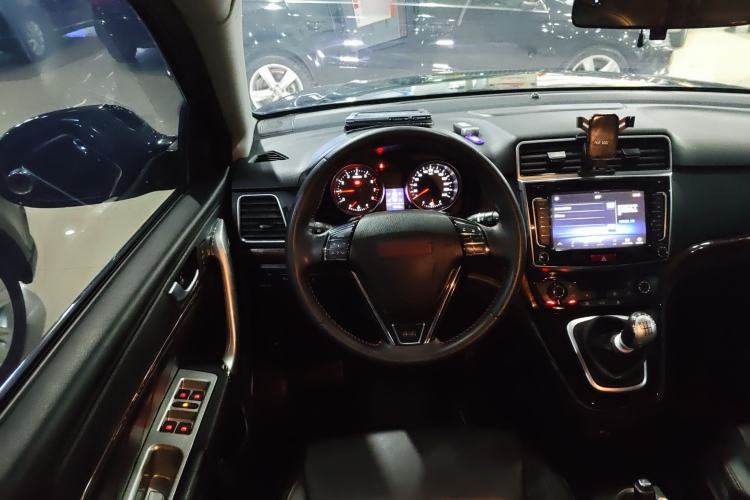 Used Haval H6 2014 Sport Version 1.5T Manual Two-Wheel Drive Elite Edition
