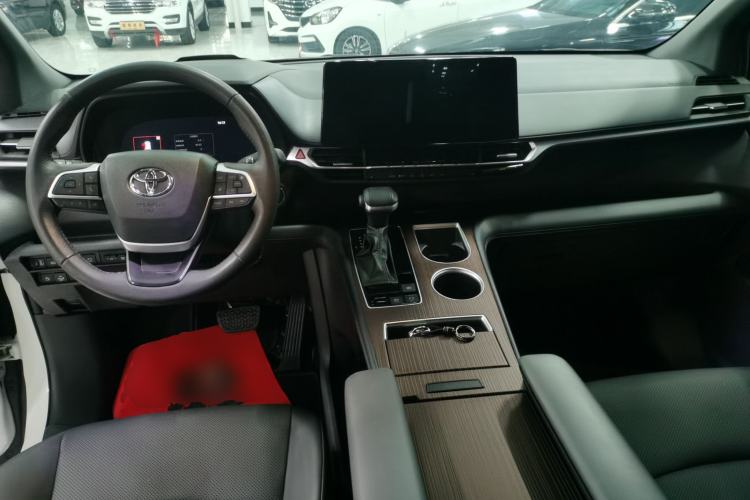 Used Toyota Granvia 2024 2.5L Hybrid Prestige PLUS Edition
