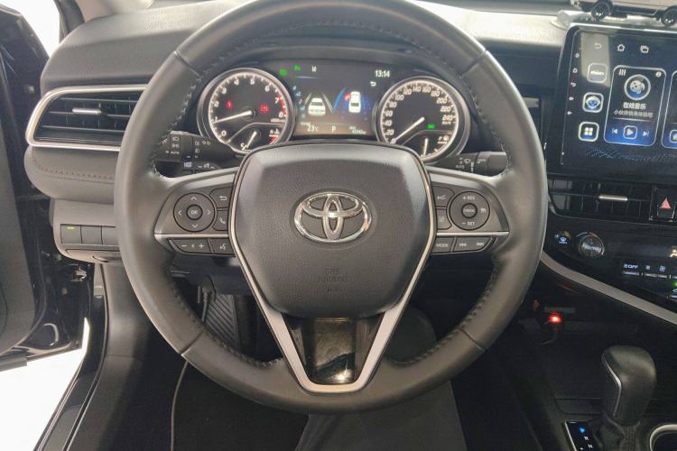 Used Toyota Camry 2021 2.0G Luxury Edition
