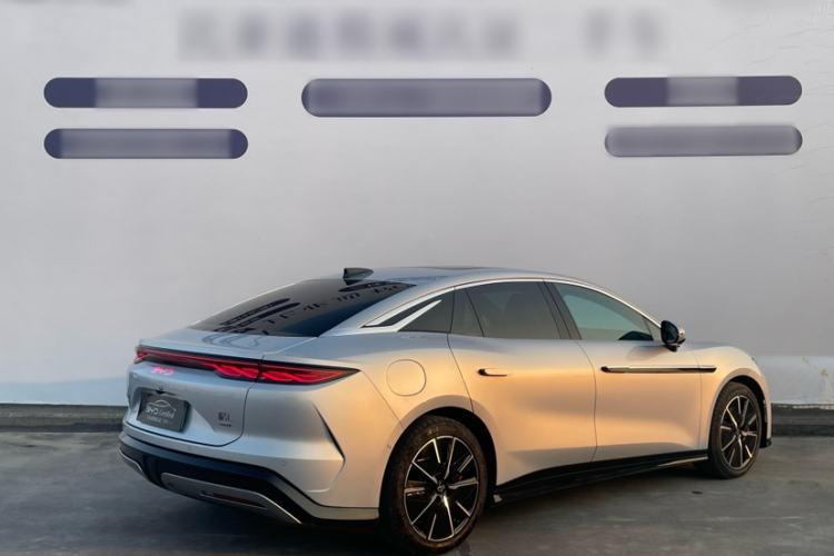 Used BYD Han L 2025 DM-i 200KM LiDAR Luxury Model
