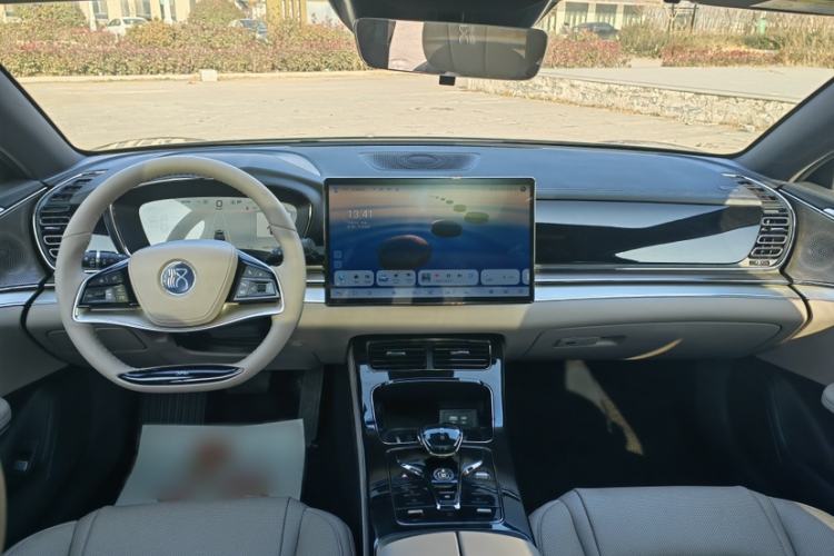 Used BYD Han 2025 DM-i 125KM Prestige Model
