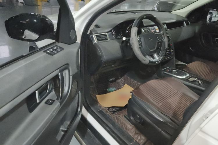 Used Land Rover Discovery Sport 2019 240 PS PURE Edition China V Standard
