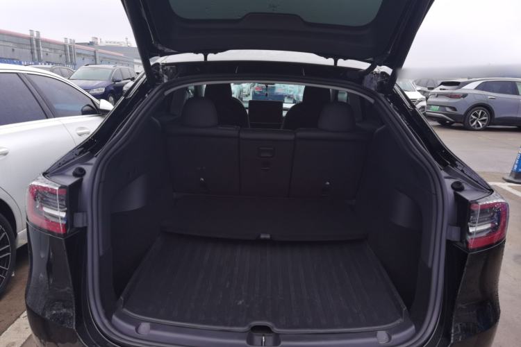 Used Tesla Model Y 2023 Rear-Wheel-Drive Version
