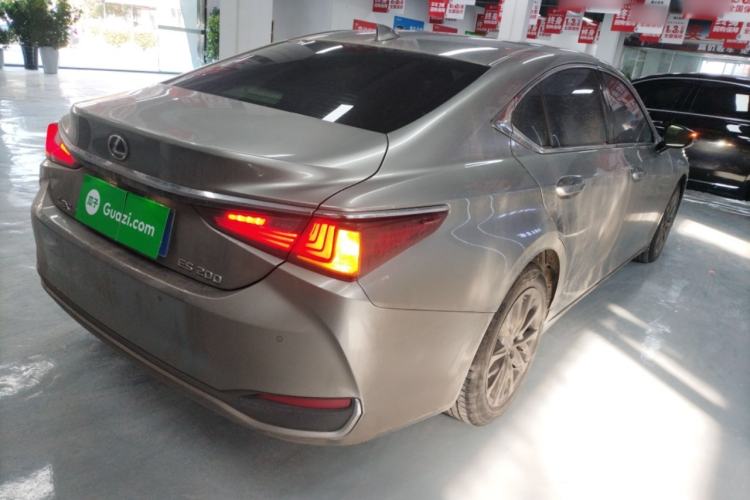 Used Lexus ES 2023 200 Excellence Edition
