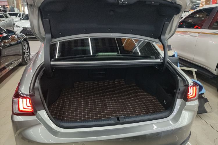 Used Lexus ES 2023 200 Excellence Edition