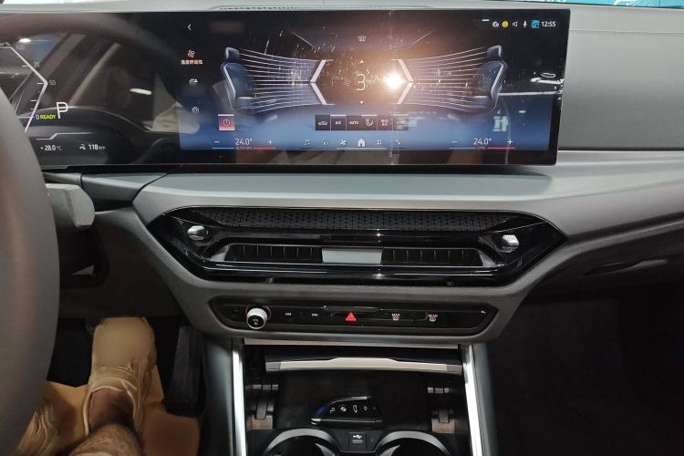 Used BMW i3 2025 eDrive 35 L
