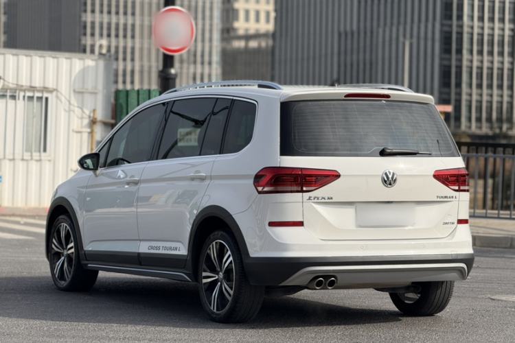 Used Volkswagen Touran 2021 Volkswagen Touran L 280TSI DSG Boundary Edition 7-Seater