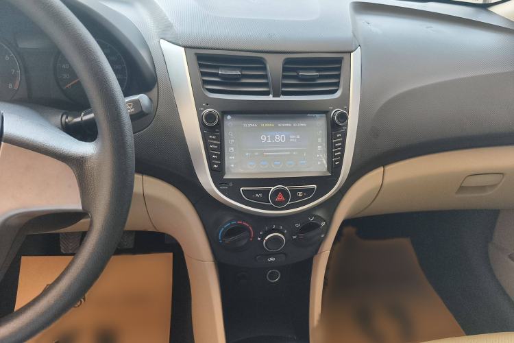 Used Hyundai Verna 2014 1.4L Manual Smart GLS Trim
