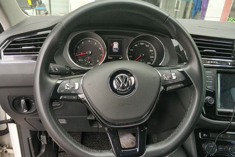 Used Volkswagen Tiguan L 2018 330TSI Automatic Two-Wheel Drive Comfort Edition
