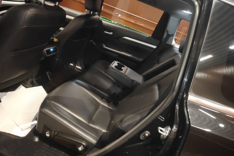 Used Toyota Highlander 2018 2.0T Four-Wheel Drive Prestige Version 7 Seats China V Emission Standard
