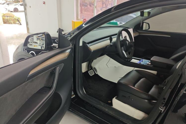 Used Tesla Model Y 2021 Long-Range All-Wheel-Drive Version 3D7