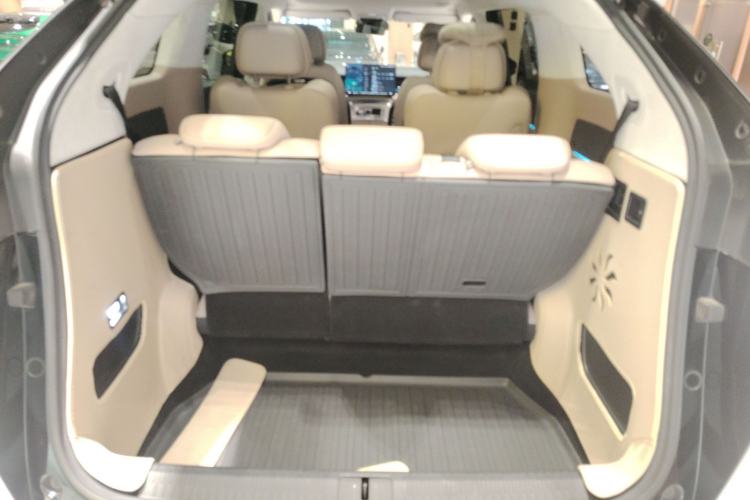 Used XPeng X9 2024 702 Ultra-Long Range Max