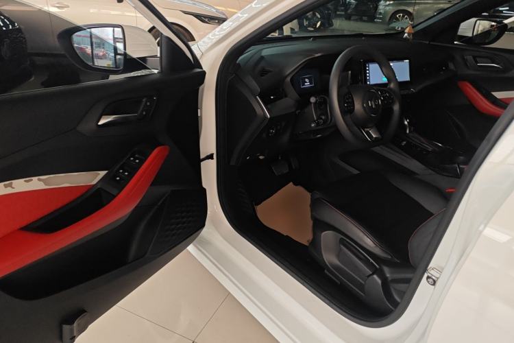 Used MG 5 2023 180 DVVT CVT Luxury Edition
