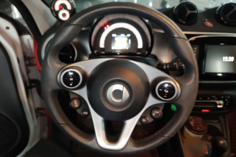 Used  forfour 2018 0.9T 66 kW Pioneer Edition
