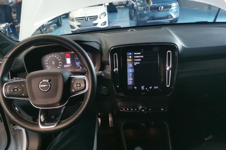 Used Volvo XC40 2021 T4 Four-Wheel Drive Smart & Sporty Edition
