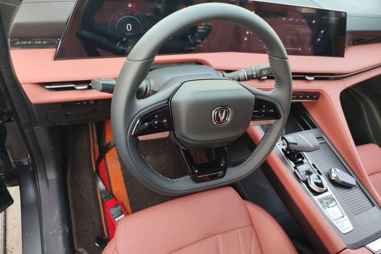 Used Changan CS75 PLUS 2024 3rd Generation Champion Edition 1.5T Intelligent Drive Dynamic Model
