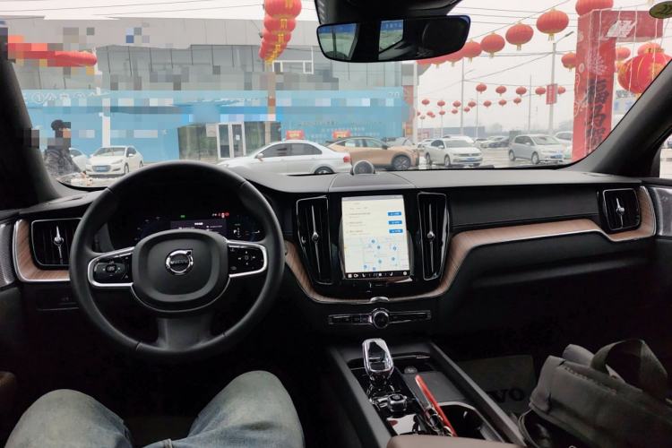 Used Volvo XC60 New Energy 2025 Plug-in Hybrid Long-Range All-Wheel Drive Smart Luxury Edition