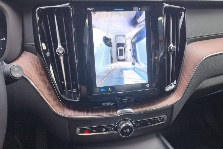 Used Volvo XC60 New Energy 2025 Plug-in Hybrid Long-Range All-Wheel Drive Smart & Luxurious Edition
