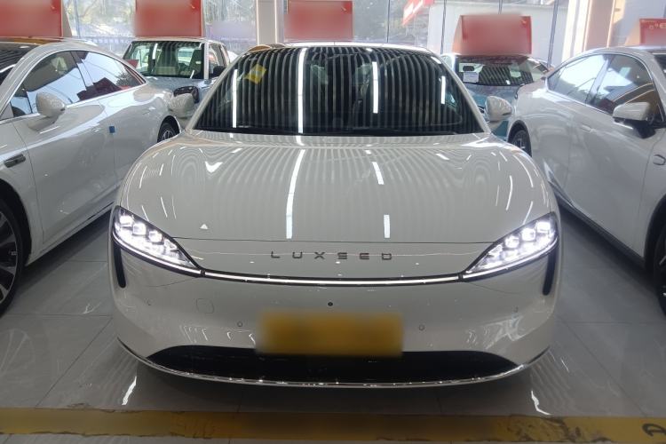 Used Hima Luxeed S7 2024 Pro Model
