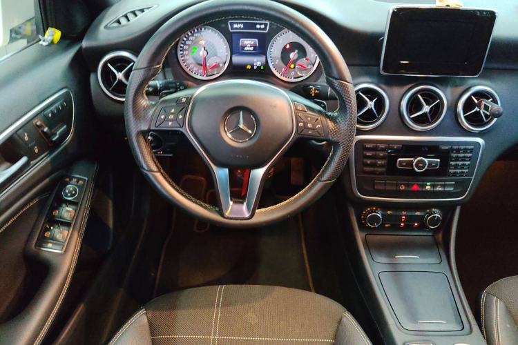 Used Mercedes-Benz A-Class 2015 A 200 Fashion Model
