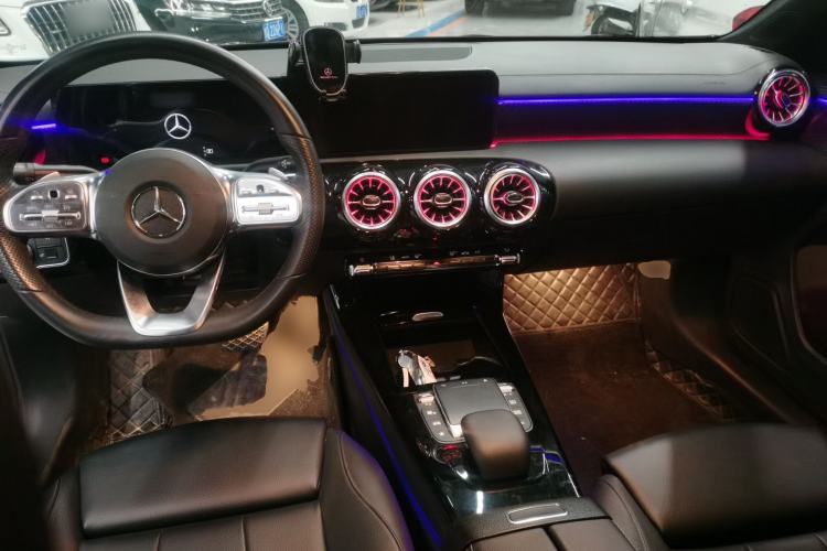 Used Mercedes-Benz A-Class 2022 Restyled A 200 L Sport Sedan Fashion Version
