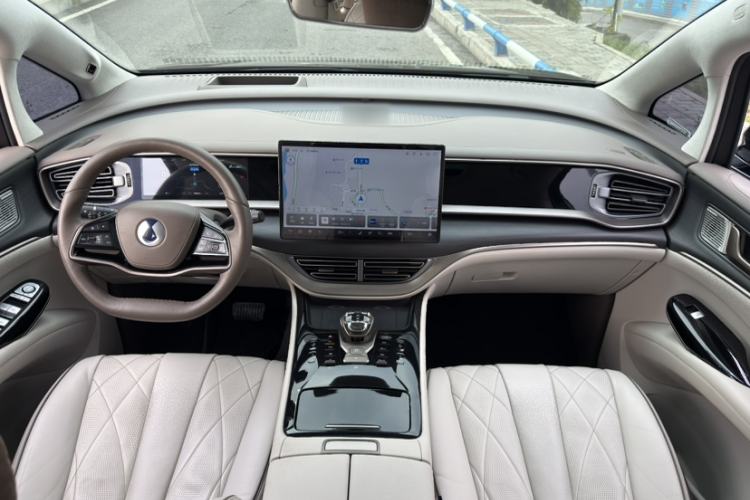 Used Denza D9 2024 DM-i 980 Four-Wheel Drive Flagship Model