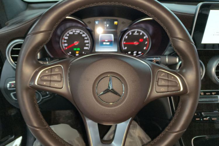 Used Mercedes-Benz GLC 2018 GLC 260 4MATIC Luxury Model