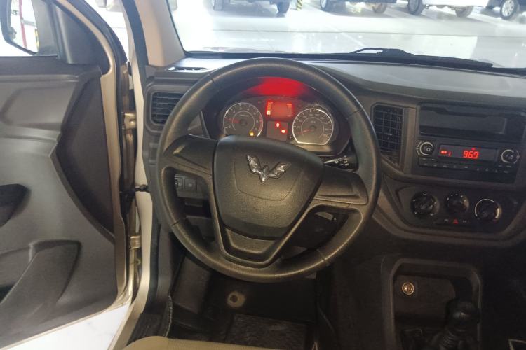 Used Wuling Hongguang V 2019 1.5L Jingqu Version China VI LAR
