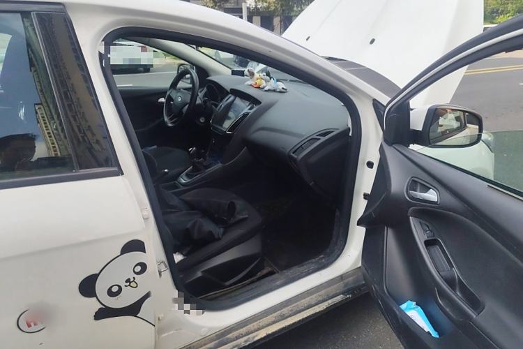 Used Ford Focus 2015 Hatchback 1.6L Manual Comfort Edition
