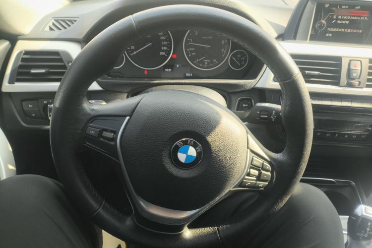 Used BMW 3 Series GT 2016 320i Fashion Model
