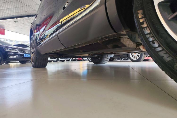 Used Hongqi HS5 2022 Facelifted Version 2.0T Smart Connect Flagship All-Wheel-Drive Edition
