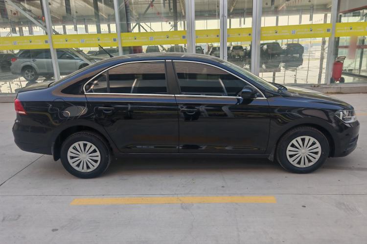 Used Volkswagen Santana 2016 1.6L Manual Fashion Edition
