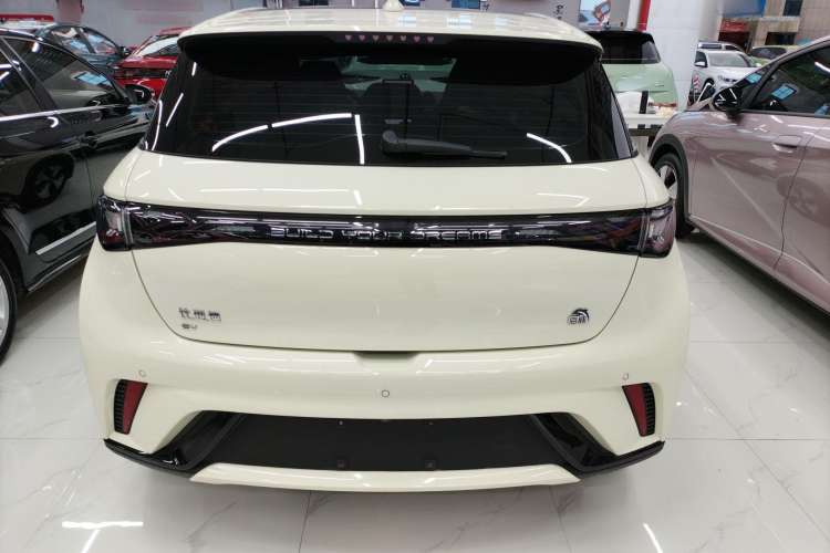 Used BYD Dolphin 2023 420 km Fashion Edition
