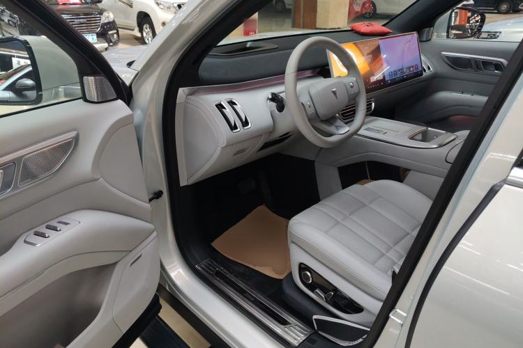 Used  S09 2025 Rear-Drive Ultra+
