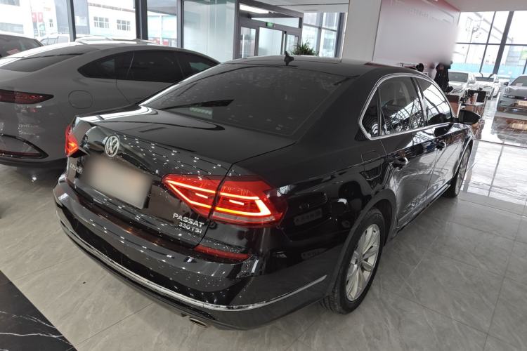 Used Volkswagen Passat 2017 330TSI DSG Luxury Edition
