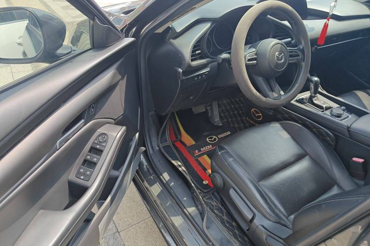 Used Mazda Mazda 3 Axela 2020 1.5L Automatic Luxury Version
