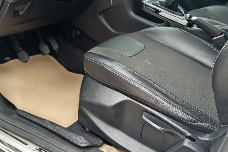 Used Ford Focus 2012 Sedan 1.6L Manual Fashion Edition