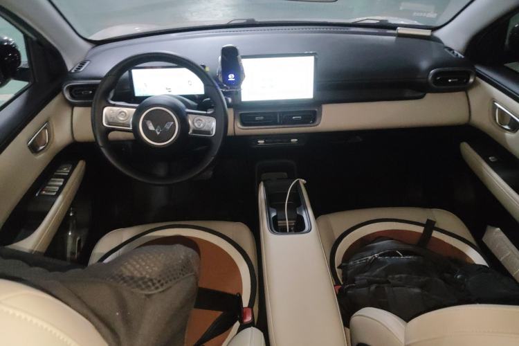 Used Wuling Bingo PLUS 2024 330 km Range Five-Seater Version
