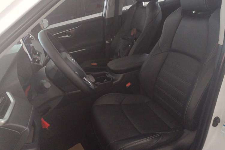 Used Toyota Wildlander 2022 2.0L CVT 4x4 Luxury PLUS Edition
