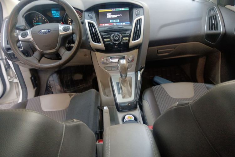 Used Ford Focus 2012 Sedan 1.6L Automatic Fashion Edition
