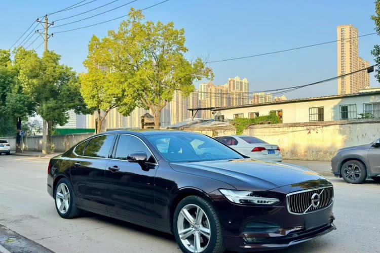Used Volvo S90 2018 T4 Zhiyuan Edition
