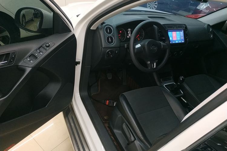 Used Volkswagen Tiguan 2016 300TSI Manual Two-Wheel Drive Trend Edition